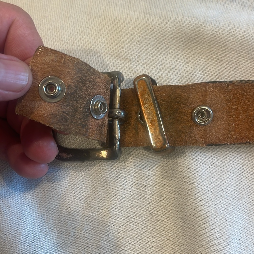 Vintage Leather Floral Tooled Belt with solid brass buckle - Picture 15 of 15